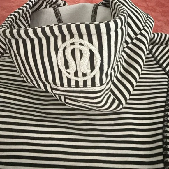 Lululemon Athletica Black and White Scuba hoodie - Picture 5 of 5